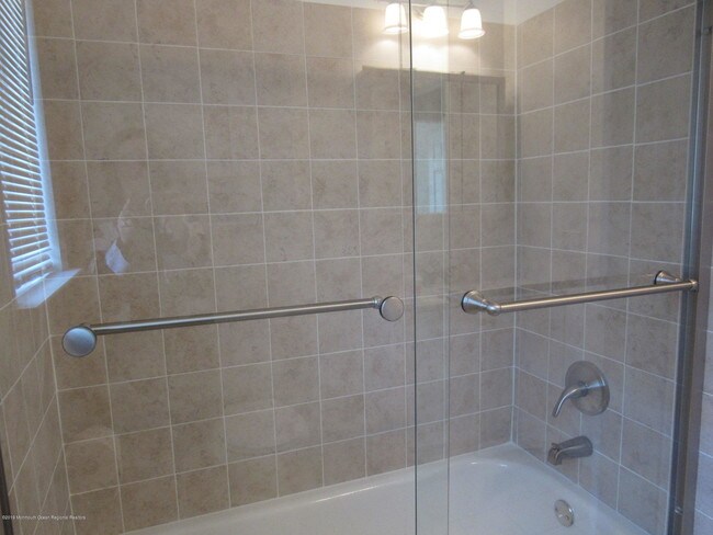 Building Photo - 157 Charlotteville Dr S
