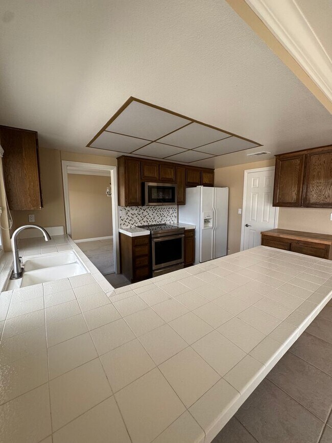 Foto del edificio - Prime Cul-de-Sac Location with Expansive Backyard