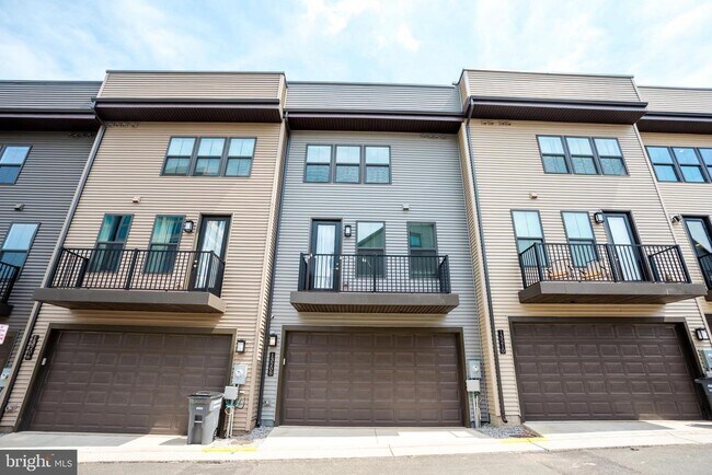 Building Photo - 13208 Woodland Park Rd