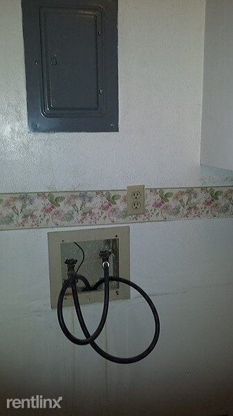 Building Photo - 2 br, 2.5 bath Townhome - 47 Colonial Drive C