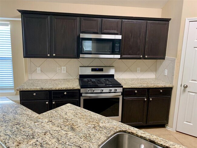 Building Photo - 6815 Hampden Point Ct