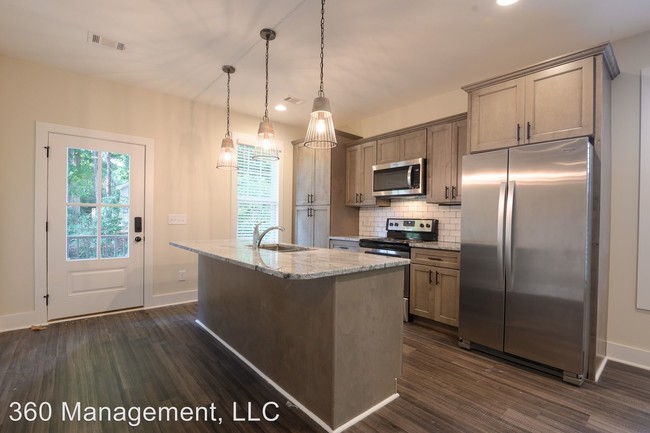 Building Photo - 5 br, 5.5 bath House - 346 Canton Avenue