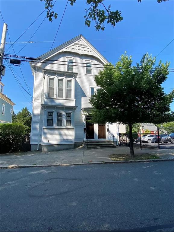 Primary Photo - 84 Camp St