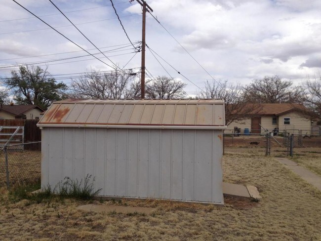 Building Photo - 1013 Tennant St