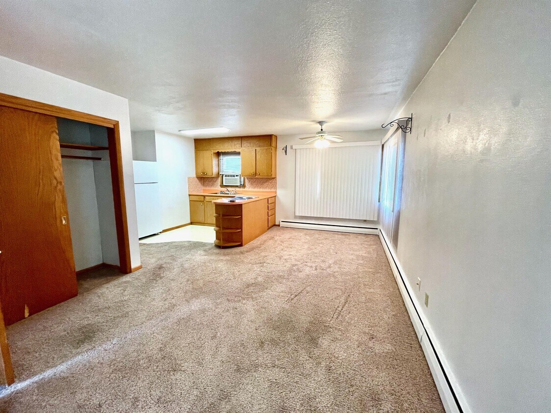 Foto principal - 2512 8th St N