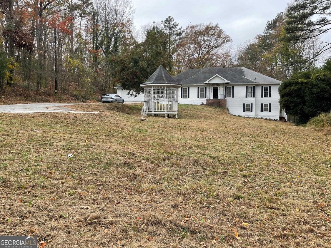 Primary Photo - 945 Rock Chapel Rd