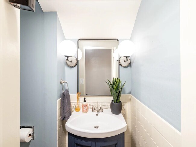 Foto del edificio - 423 W 17th Ave