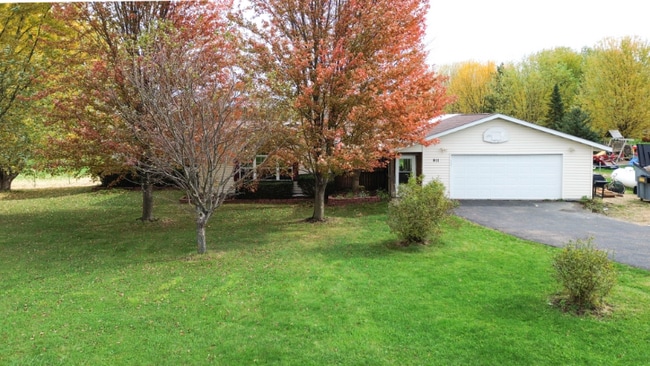 Building Photo - 911 200th St