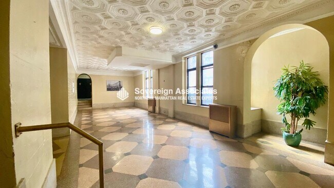 Foto del edificio - 210 West 262nd St