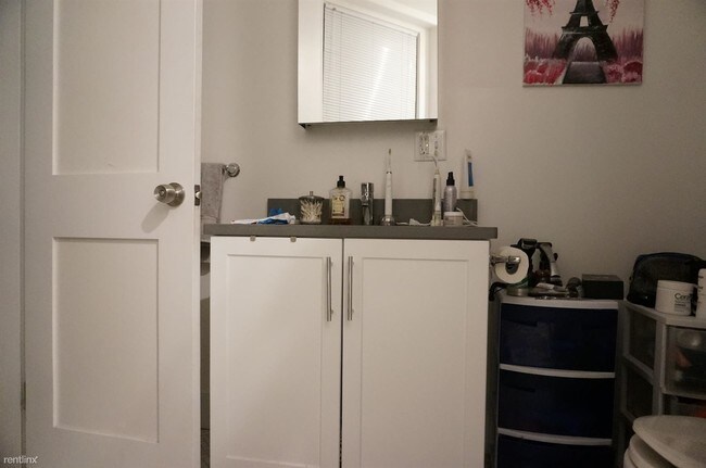 Building Photo - 1 br, 1 bath  - 45 Carlton St # 24A