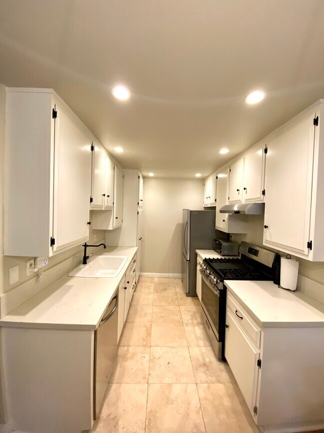 Foto del edificio - 4350 Berryman Ave