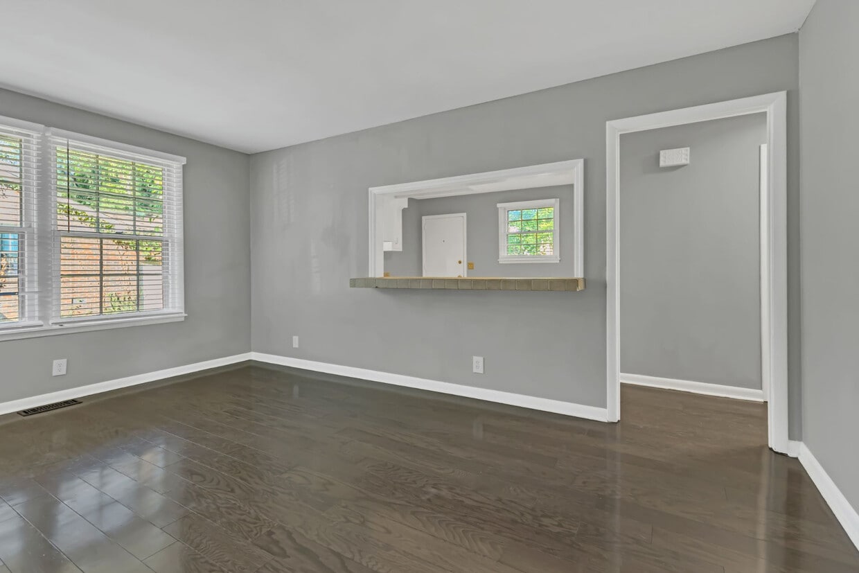 Charming Duplex in Prime Walkable 12 South Location! - Charming Duplex in Prime Walkable 12 South Location!