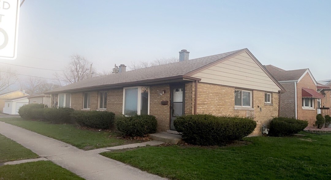 2555 W 119th St Unit 1, Blue Island, IL 60406 Condo for Rent in Blue