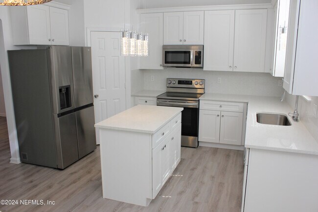 Building Photo - 2542 Cinnamon Springs Trail