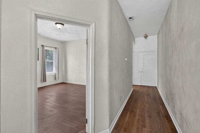 Building Photo - 349 51st St