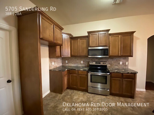 Building Photo - 5705 Sanderling Rd