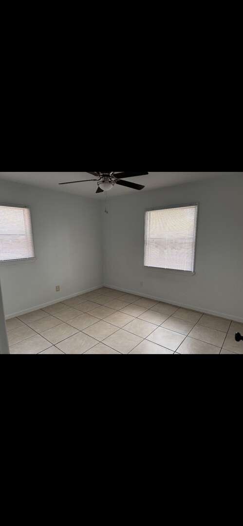 Foto del edificio - 3-Bedroom/ 1.5-Bath - Delightful Home in Fort Walton Beach - Great Location "A Must-See Home"