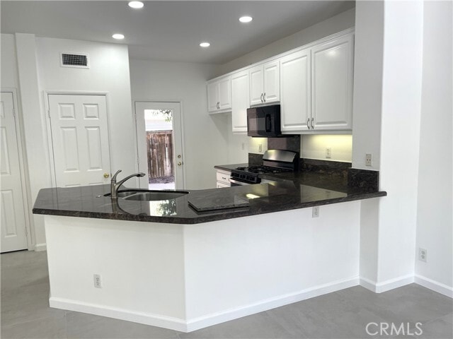 Building Photo - 14 Destino Way
