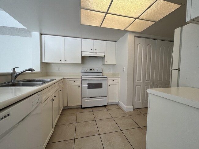Foto del edificio - 9266 W Atlantic Blvd