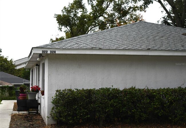 Building Photo - 324 Allamanda Dr
