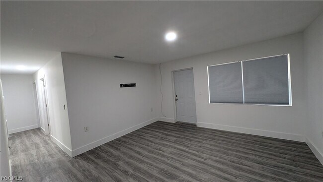 Foto del edificio - 660 S Missouri St