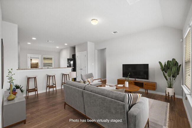 Foto del edificio - 13024 Tinker St