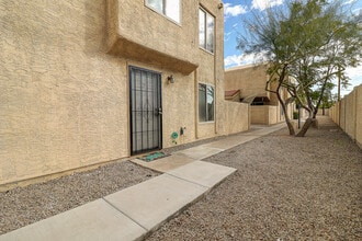 Building Photo - 17032 N 16th Dr