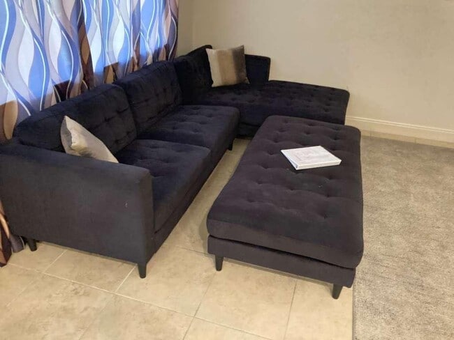 Foto del edificio - 2637 NW 1st St