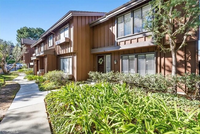 Unit walkway - 1958 Mount Shasta Dr