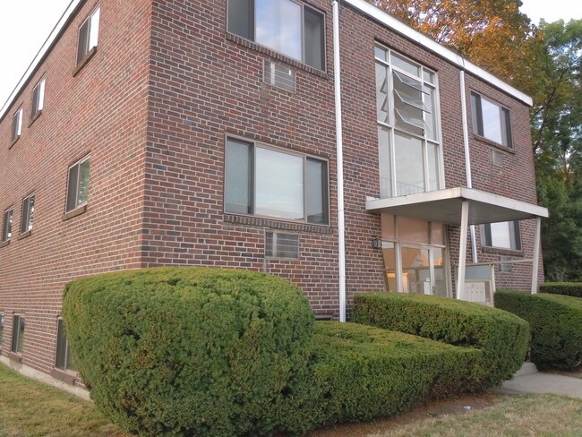 Building Photo - 192 Salem St