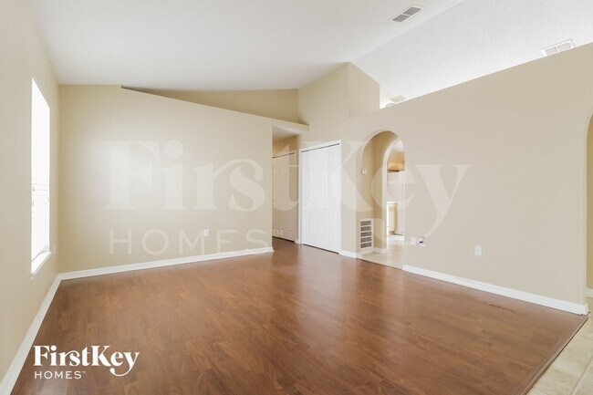 Foto del edificio - 2684 Whispering Trails Dr