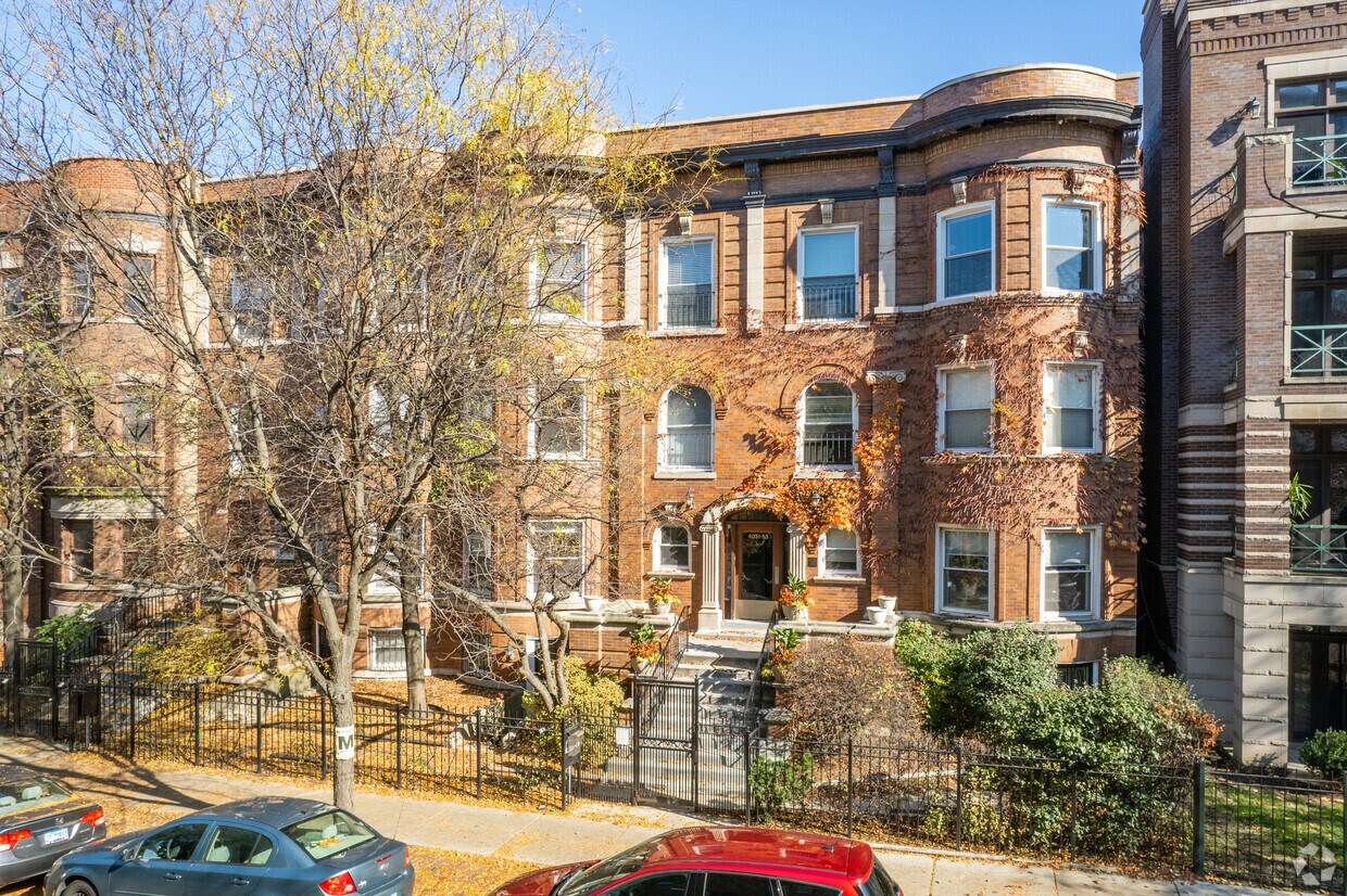 Primary Photo - 4051 N Sheridan Rd