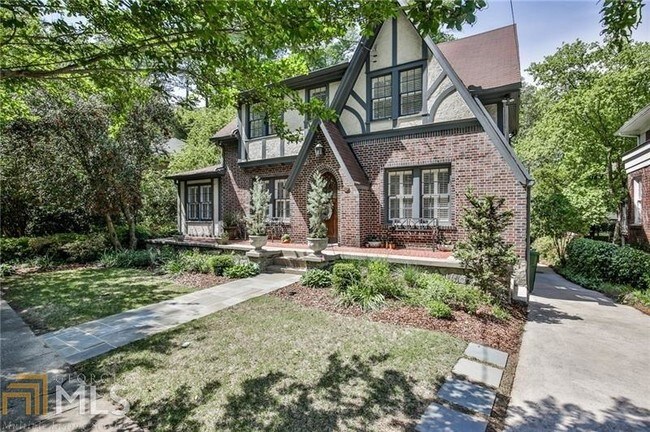 Building Photo - 102 Maddox Dr NE