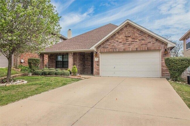 Building Photo - 2902 Greenway Dr