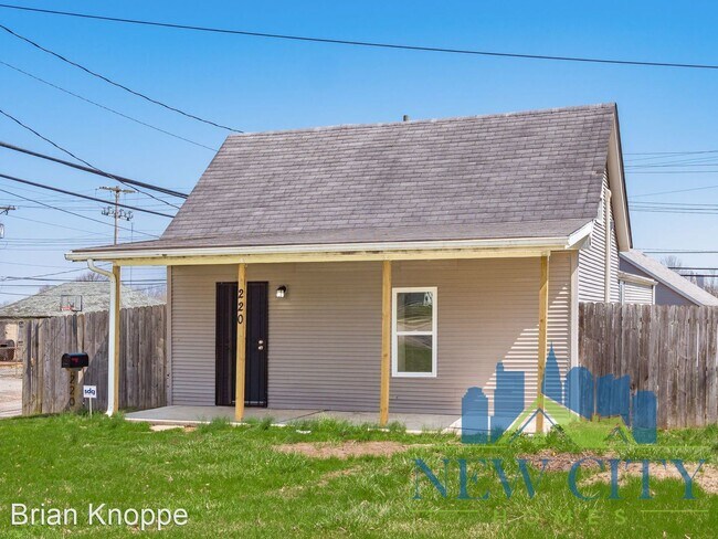 Building Photo - 2 br, 1 bath House - 220 Columbian Ave.