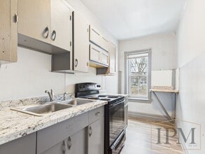 Building Photo - 734 Lehman St