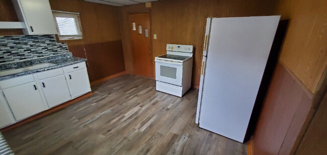 Foto del edificio - 530 Naylor Rd