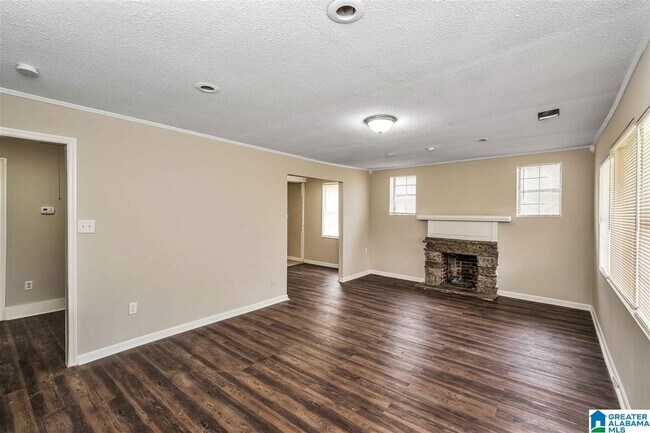 Building Photo - 2405 Euclid Ave