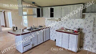 Building Photo - 111 Albacore Ln