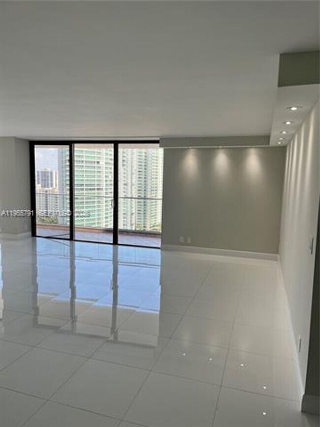 Foto del edificio - 19707 Turnberry Way