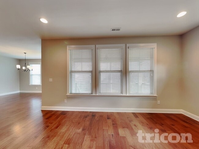 Foto del edificio - 10403 Drake Hill Dr