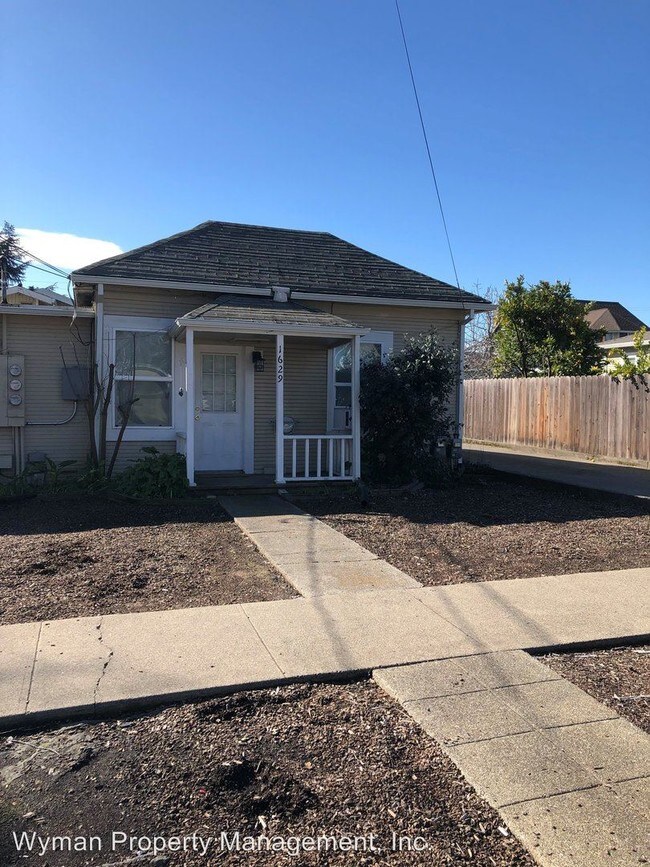 Foto del edificio - 1 br, 1 bath Apartment - 1629 E Street