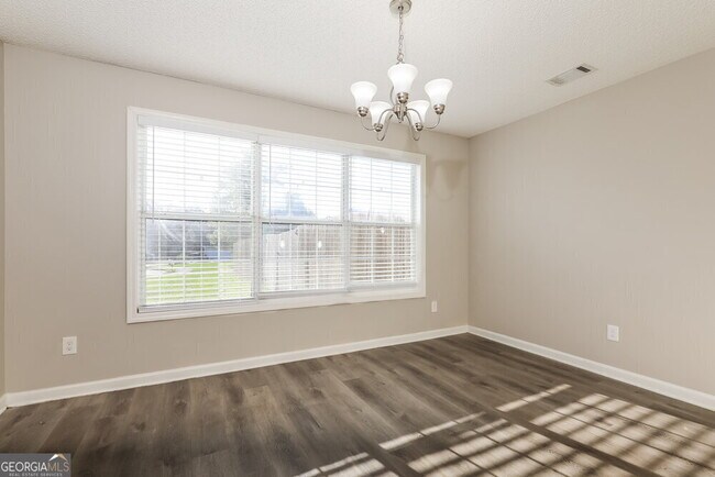 Building Photo - 1086 Maria Dr