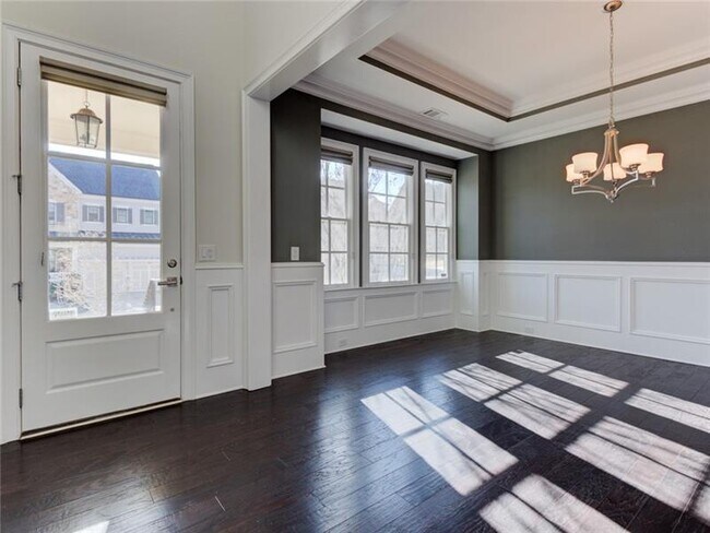 Building Photo - 3544 Strath Dr