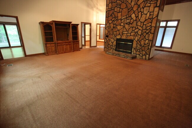 Building Photo - Whippoorwill Estates Rental Available for ...