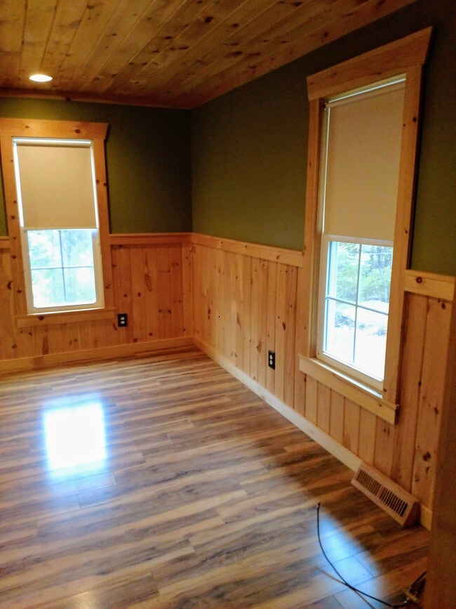 Building Photo - 14 Lake View Ter