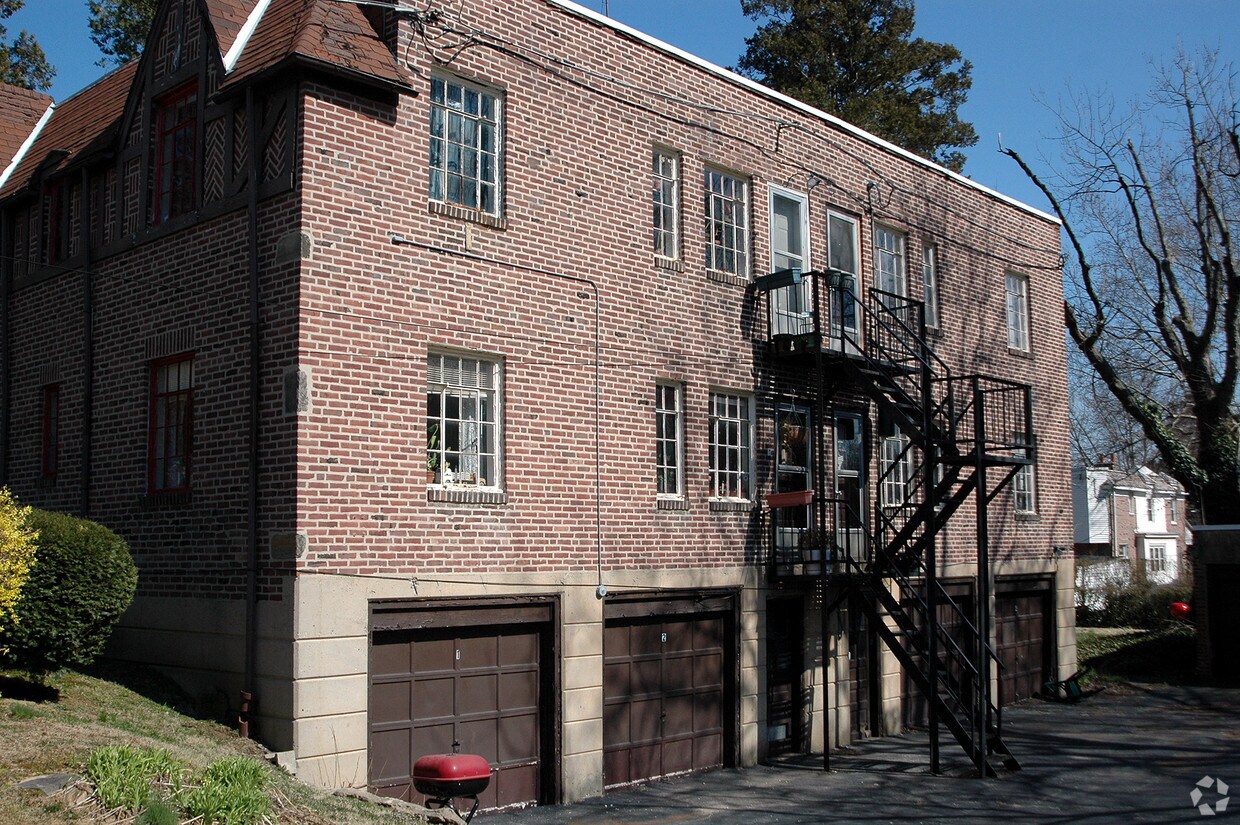 Building Photo - 100-108 W Albemarle Ave