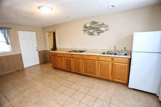 Building Photo - 316 Ling St