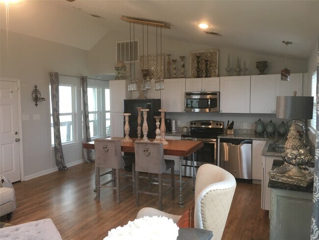 Building Photo - 1200 Choctaw Rd