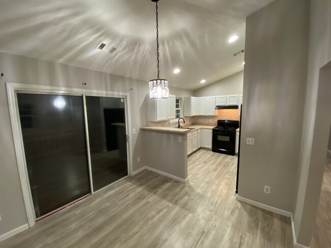 Building Photo - 280 Bridgestone Ln